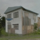 青い屋根の家